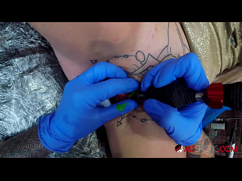 ❤️ Umntu oshushu kakhulu onetattoo uSully Savage wafumana umvambo kwiclitoris yakhe Amanyala kwi-xh.ixiporn-com.ru ️❤