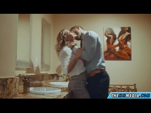 ❤️ Xa i-blonde ene-busty ikuhenda kwindlu yangasese yoluntu Amanyala kwi-xh.ixiporn-com.ru ️❤